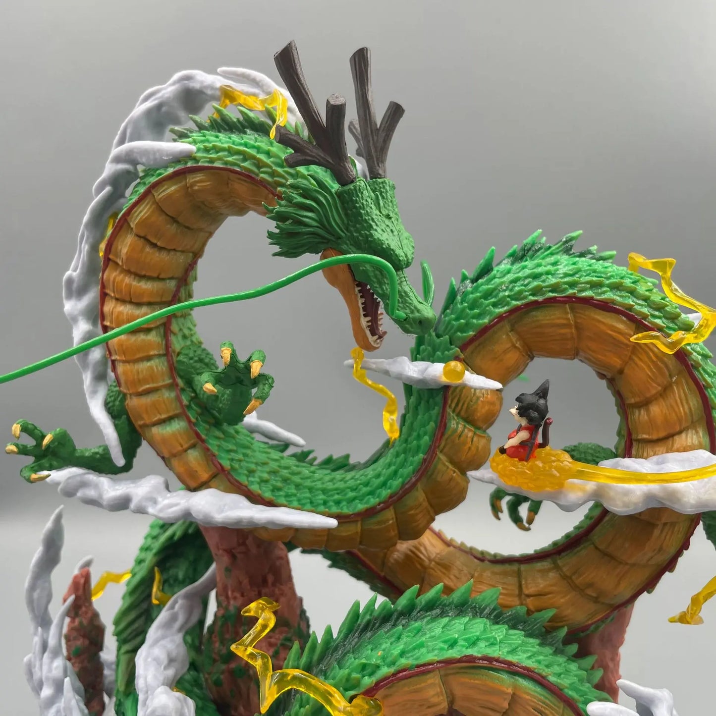 Dragon Ball Shenron Goku Figure